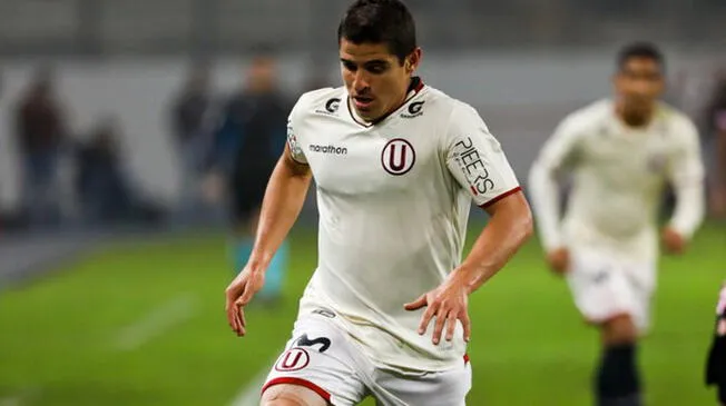 Aldo Corzo, durante un partido de Universitario.