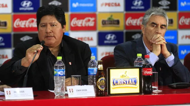 Edwin Oviedo y Juan Carlos Oblitas, durante una conferencia en la Videna.