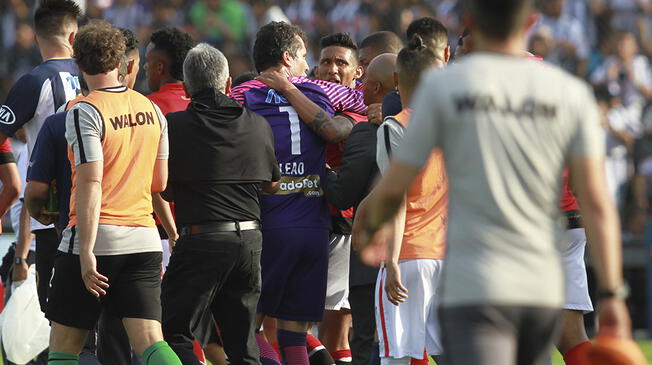 Alianza Lima vs Melgar: Leao Butrón recibió tres goles y tuvo un altercado con Christofer Gonzales