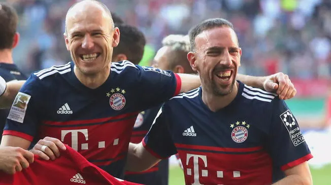 Arjen Robben y Franck Ribéry celebran un triunfo del Bayern Múnich.