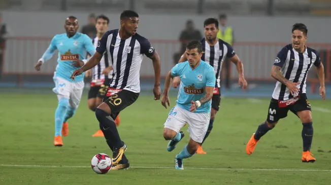 Aldair Fuentes y Gabriel Costa, seguidos por Ricardo Gareca para la Selección Peruana.