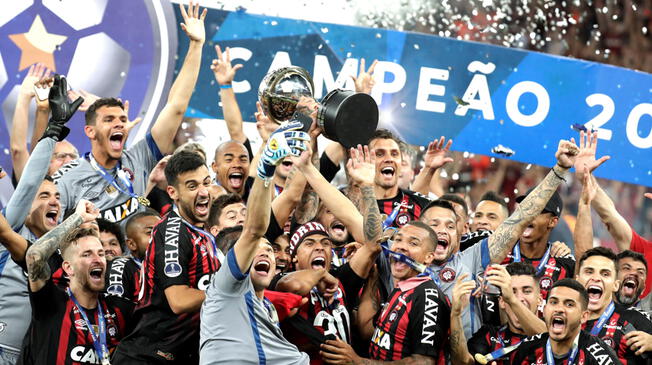 Atlético Paranaense venció a Junior en penales y se coronó campeón de la Copa Sudamericana.