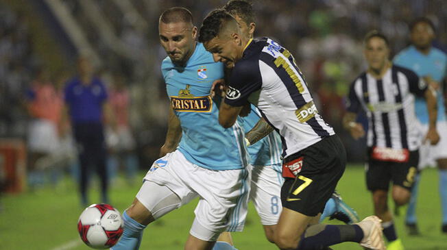 Emanuel Herrera y Gonzalo Godoy, durante el Alianza Lima vs Sporting Cristal en Matute.