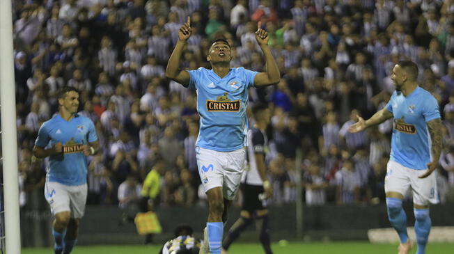 Marcos López celebra el primer gol de Sporting Cristal a Alianza Lima en Matute.