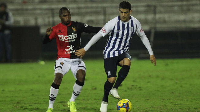 Luis Aguiar, durante un partido entre Melgar y Alianza Lima.