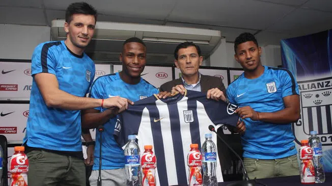 Mauricio Affonso y Gustavo Zevallos durante una conferencia de prensa en Matute.