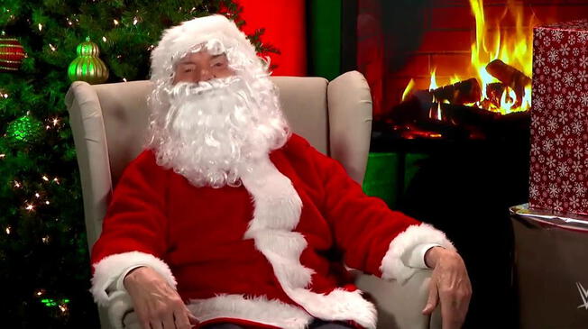 Vince McMahon se disfrazó de Papá Noel en la edición navideña de Raw y realizó un esperando anuncio dentro de WWE.