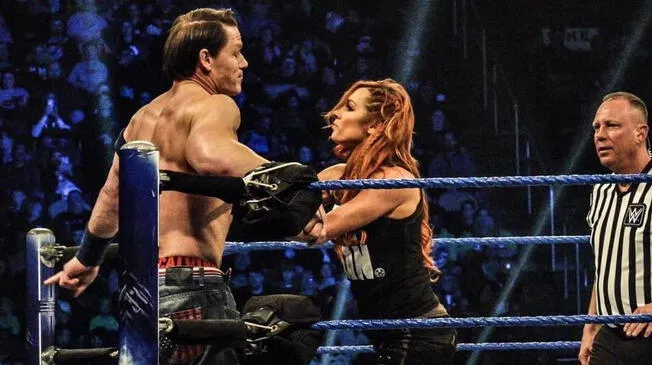 WWE: John Cena y Becky Lynch hicieron trizas a Zelina Vega y Andrade 'Cien' Almas