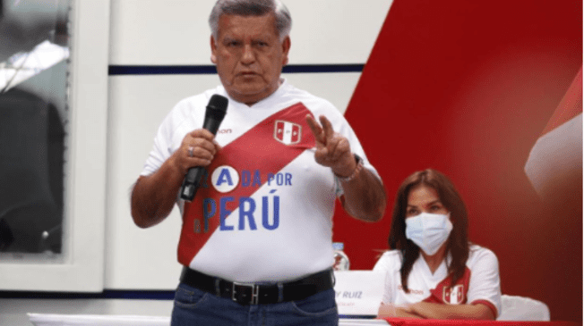 César Acuña anunció el inicio de un programa llamado ‘Cruzada por el Perú'.