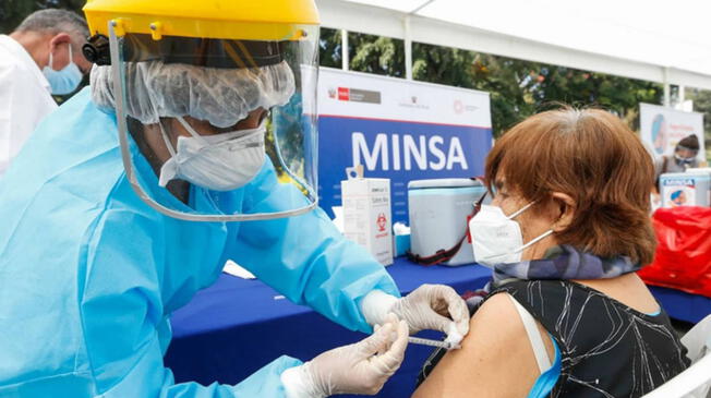Minsa pondrá segunda dosis a rezagados en 31 centros de vacunación. Foto: Andina