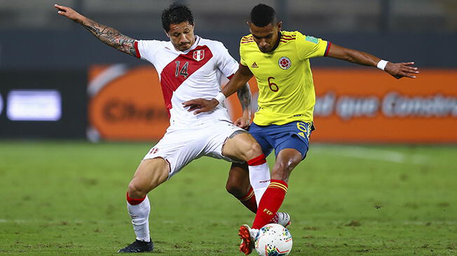 Gianluca Lapadula dejó todo en la cancha ante Colombia.