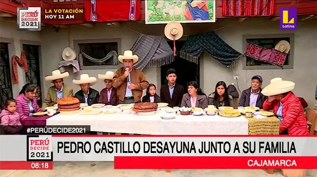 Pedro Castillo reparte panes a periodistas en desayuno electoral