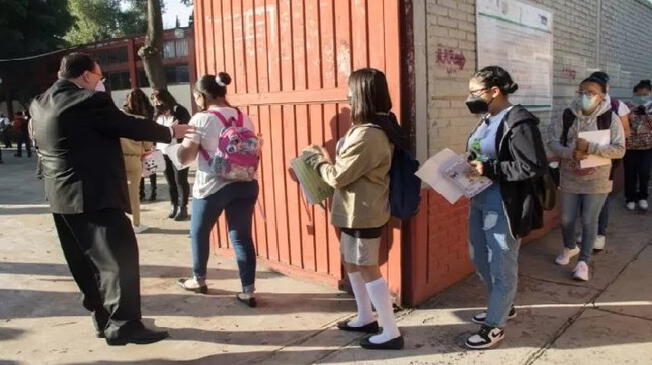 Se registró perimer caso de alumno con COVID-19 tras el regreso de clases