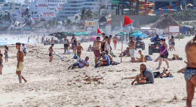 Las playas de Quintana Roo siguen estando abarrotadas