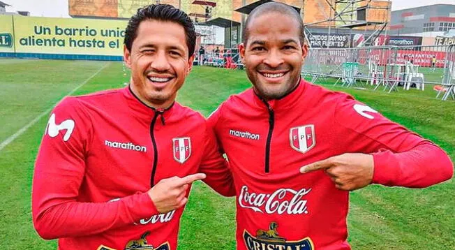 Gianluca Lapadula y Alberto Rodríguez se tomaron una foto en la Videna.