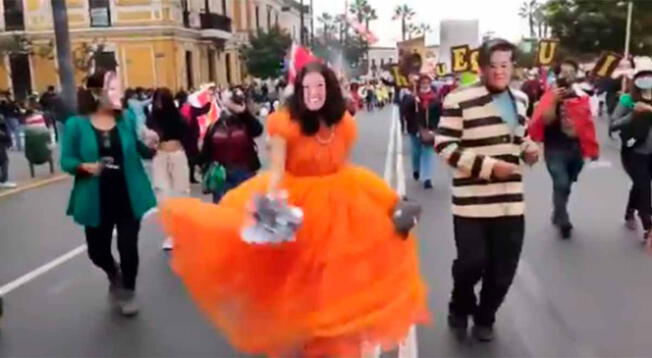 Simpatizante de Perú Libre se disfraza de quinceañera en marcha a favor de Pedro Castillo