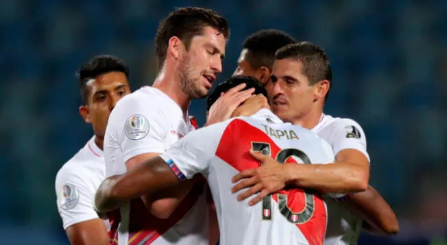 Santiago Ormeño jugó su primer partido con la selección peruana.