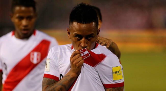 Umbro relanza camiseta de la Selección peruana