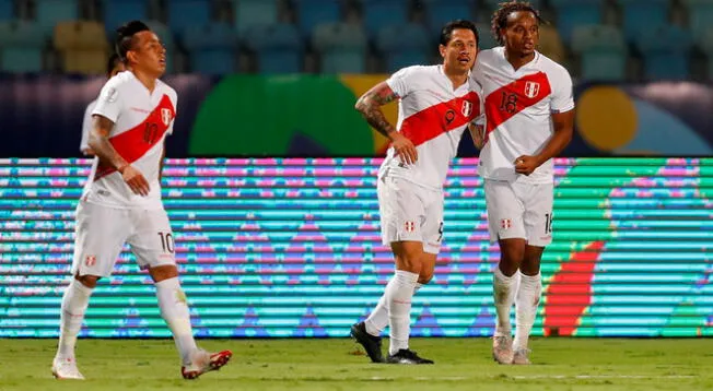 Gianluca Lapadula anotó su primer gol con la selección peruana