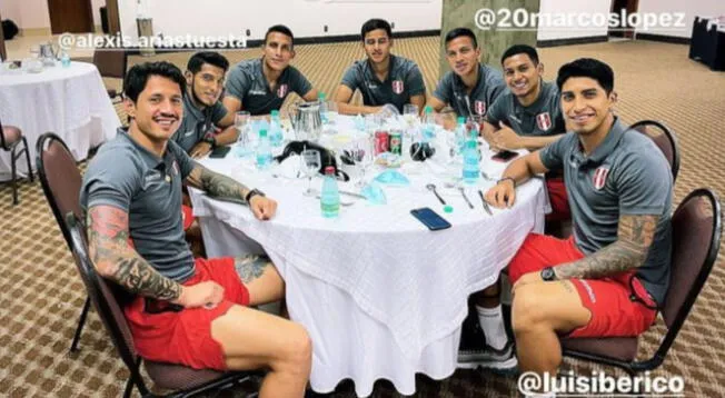 Lapadula compartió cena con los jugadores más jóvenes de la selección peruana