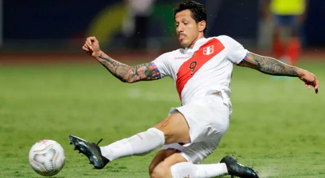 Selección peruana perdería a Gianluca Lapadula para el partido ante Venezuela por lesión.