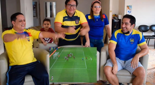 Hinchas ecuatorianos celebraron el triunfo de Perú sobre Venezuela.