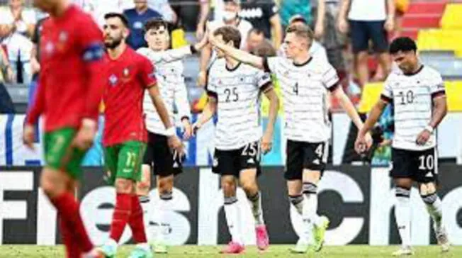 Alemania se mide ante Inglaterra en el mejor partido de la fecha.