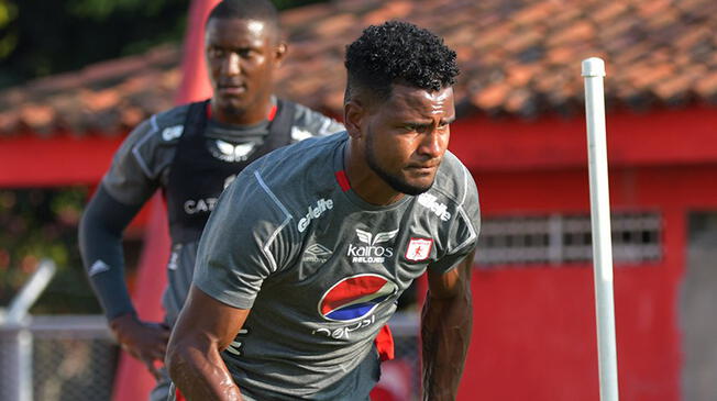 Aldair Rodríguez  llegará hoy a Lima para definir su futuro.