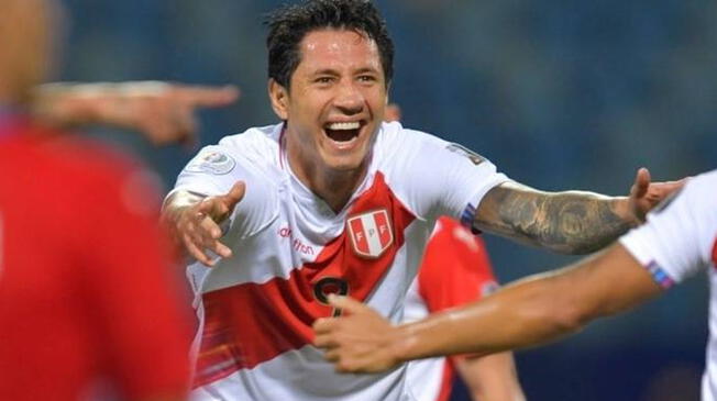 Lapadula juega su primera Copa América con la selección peruana.