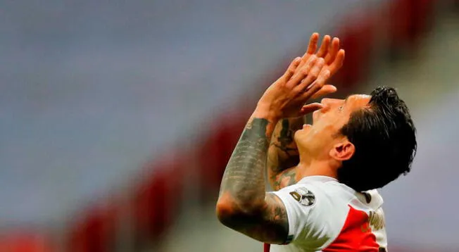 Gianluca Lapadula deja la vida en cada partido de Perú