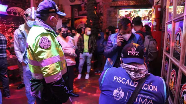 Lima: Discoteca es clausurada por realizar fiestas clandestinas con casi 120 participantes