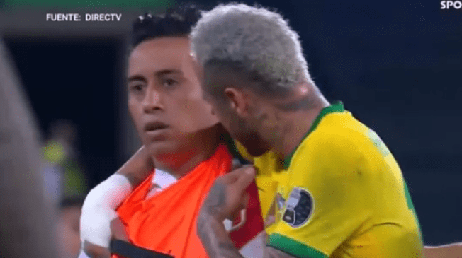 Cueva fue consolado por Neymar tras la derrota ante Brasil en Copa América