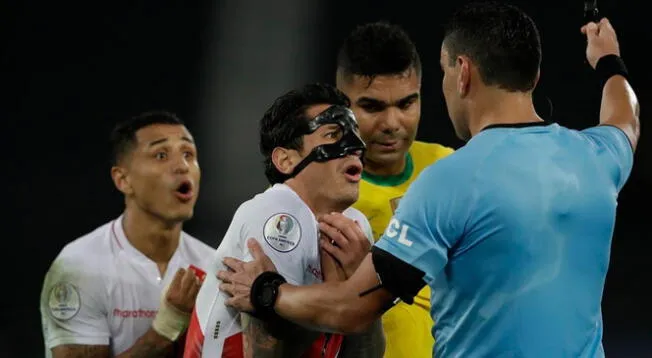 Roberto Tobar habría soltado fuertes frases contra los jugadores peruanos