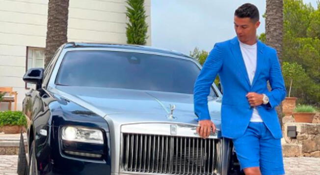 Cristiano Ronaldo se fotografió junto a su nuevo automóvil