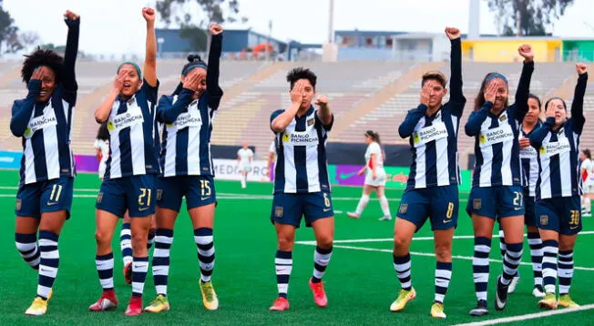 Alianza Lima Femenino celebra al estilo de Hernán Barcos. | Foto: Alianza Lima.