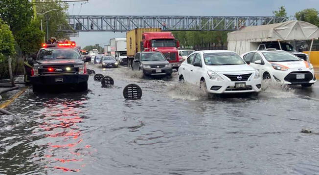 Se inundan principales viales de la CDMX tras fuertes lluvias