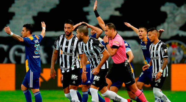 Se revelaron los audios del VAR del partido entre Boca Juniors vs Atlético Mineiro.