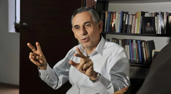 Pedro Francke plantea estrategia para la economía nacional.