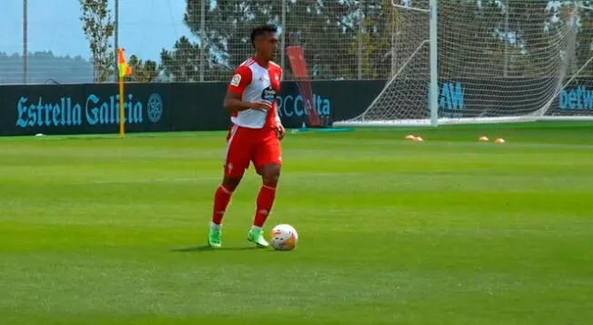 Renato Tapia reapareció jugando con la camiseta del Celta