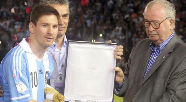 Lionel Messi junto a Julio Grondona en Argentina