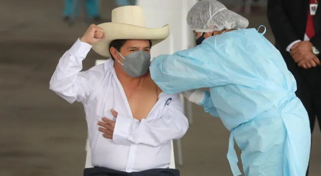Pedro Castillo fue vacunado contra la COVID-19.