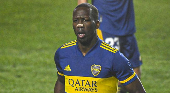 Luis Advíncula presentado en Boca Juniors