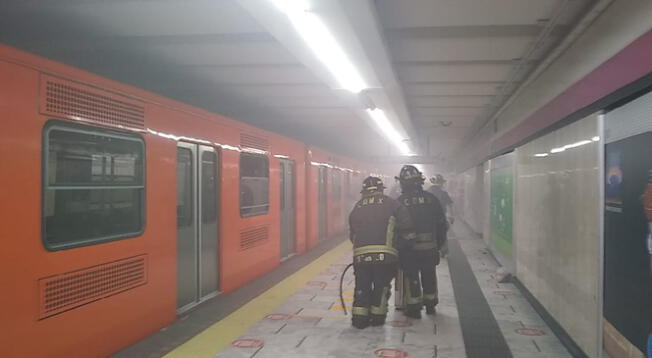 Pasajeros que iban en el metro Pino Suárez fueron desalojados por leve incendio