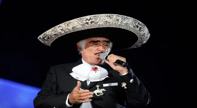 Vicente Fernández fue hospitalizado por caerse en su rancho