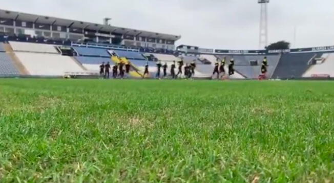 Peñarol entrenó en estadio de Alianza Lima