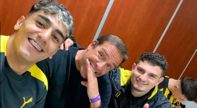 Facundo Torres, Ignacio Ruglio y Agustín Álvarez celebrando la victoria sobre Sporting Cristal