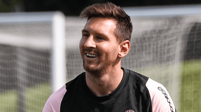 Lionel Messi feliz tras su primer entrenamiento con el PSG