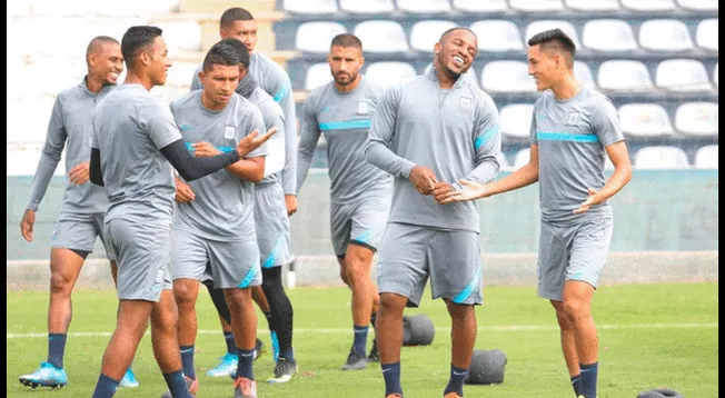 Jefferson Farfán intensifica sus trabajos para llegar al clásico.