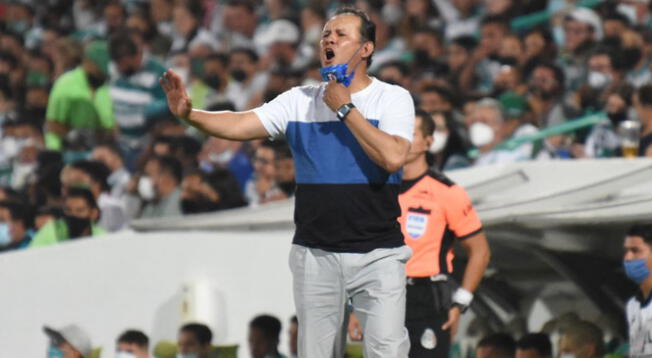 Juan Reynoso molesto tras empate de Cruz Azul en la Liga MX