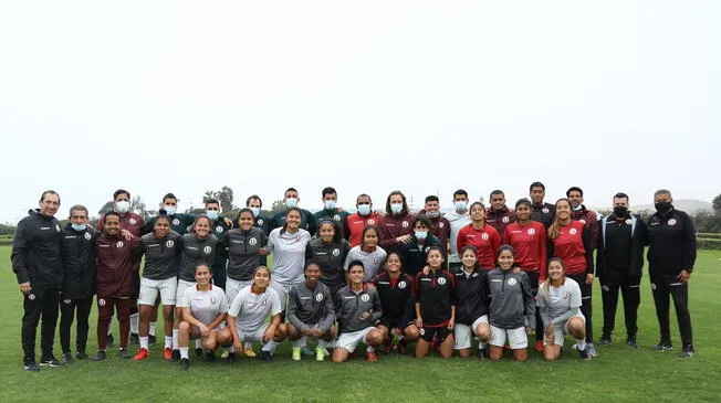 Equipo femenino y masculino de Universitario